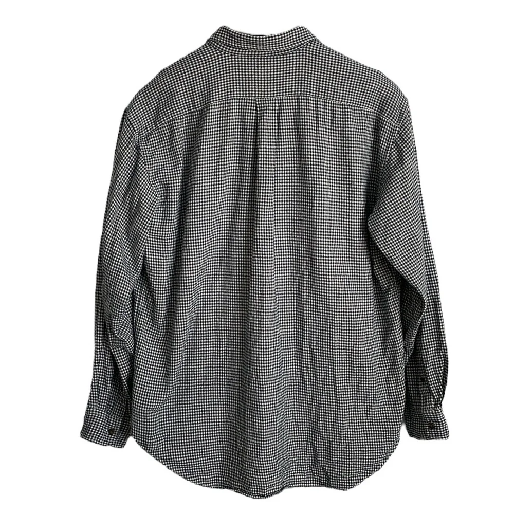 J. Crew men’s Size Large Oarsman‎ navy blue and white houndstooth flannel shirt.